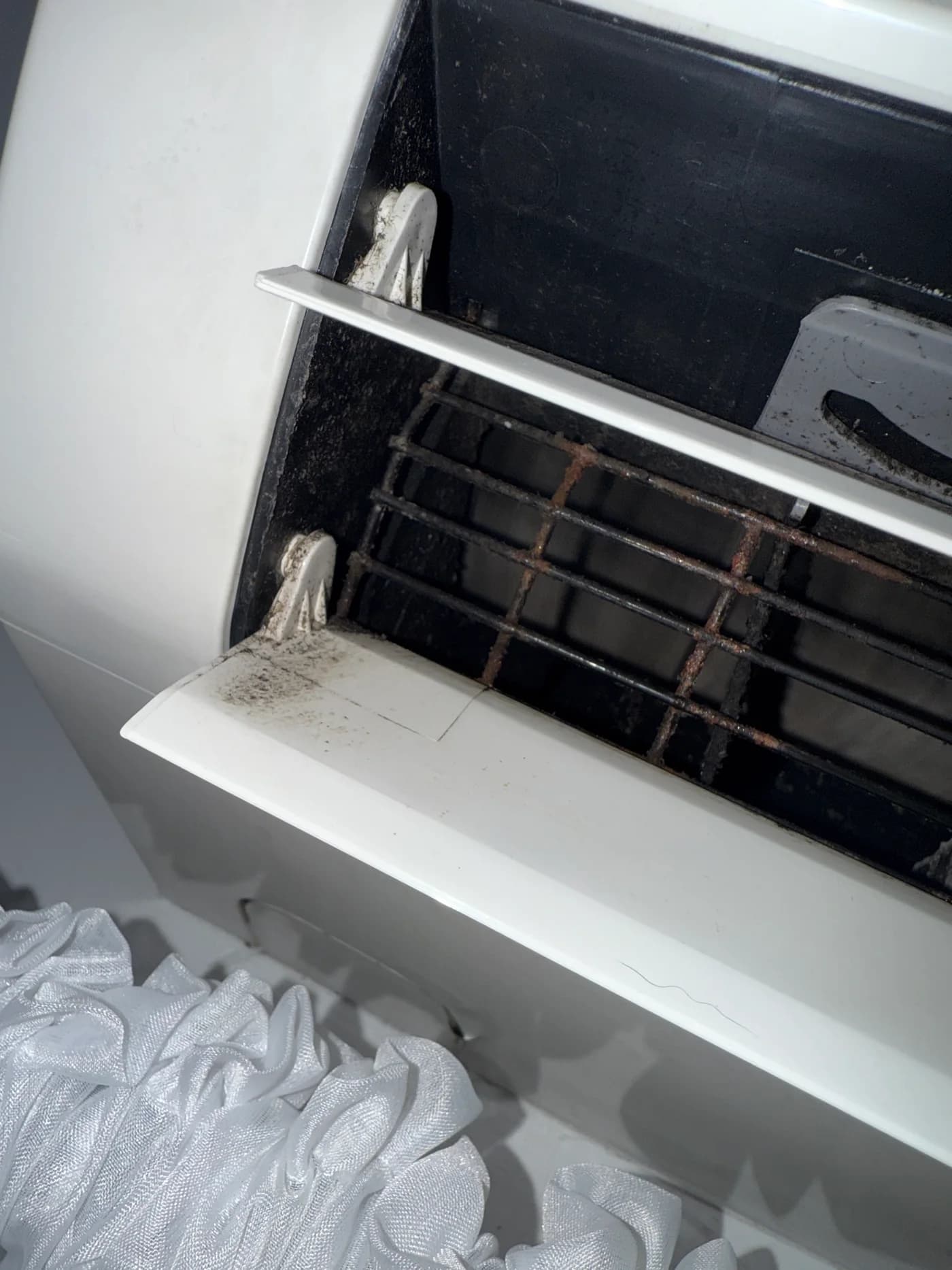 Professional air conditioning cleaning service in Brisbane